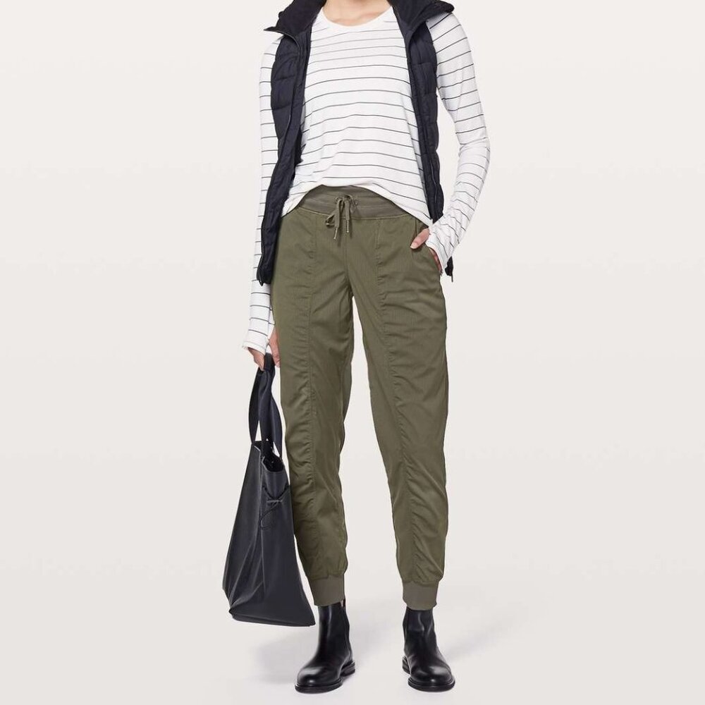 (6) Lululemon Dance Studio Jogger 29" Dark Olive